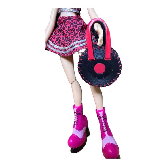 Vintage Bratz Jade Doll 2015 Green Eyes Long Black Crimped Hair 10" - Picture 7 of 11